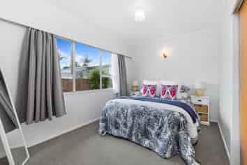 2/17 Doment Crescent, Orewa