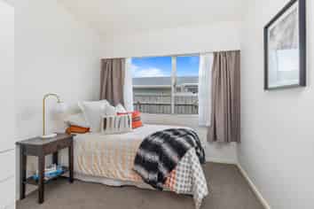 2/17 Doment Crescent, Orewa