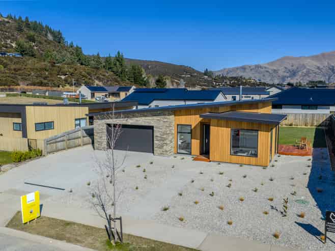 3 Tahi Street, Wanaka