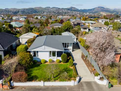 28 Evesham Crescent, Spreydon