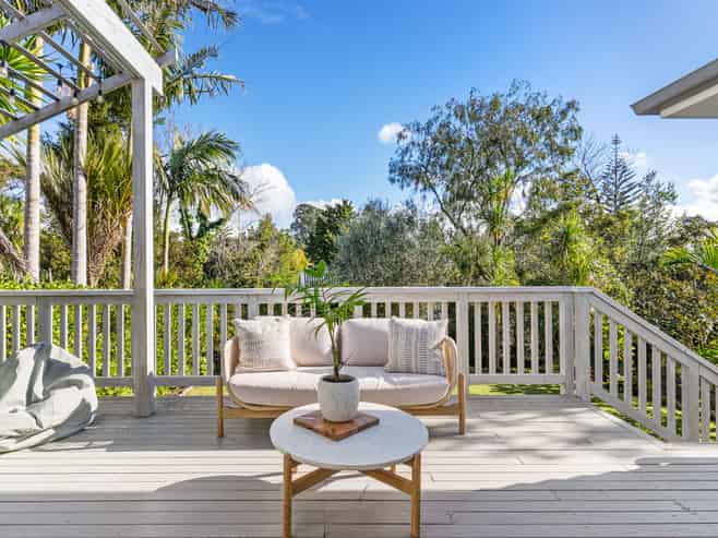 80 Aeroview Drive, Beach Haven