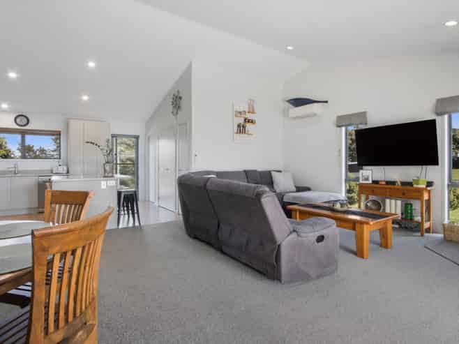 123 Woodland Road, Katikati