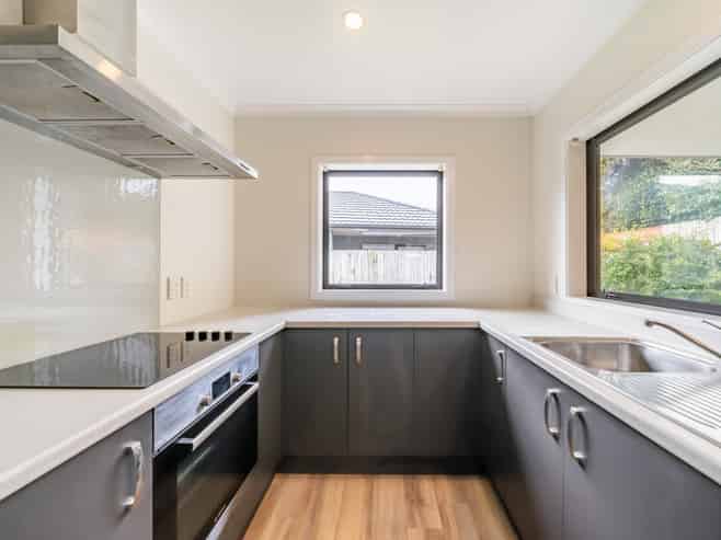 75 Farmer Crescent, Taita