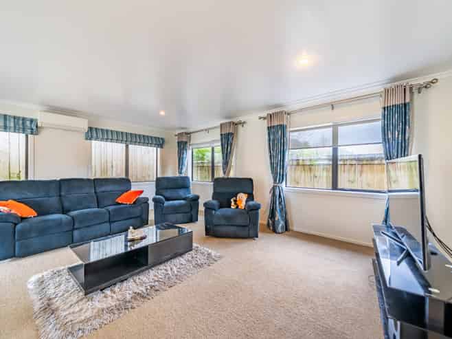 75 Farmer Crescent, Taita