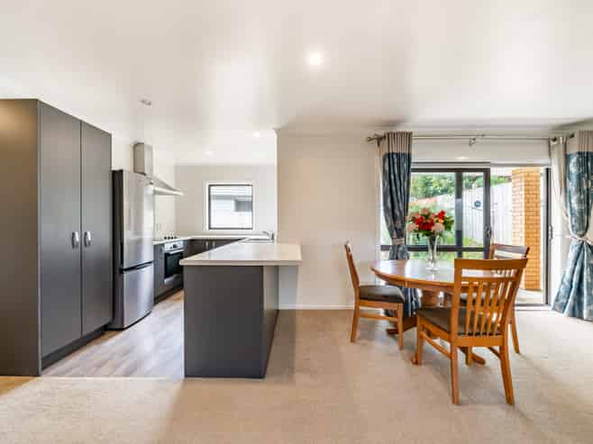 75 Farmer Crescent, Taita