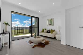 3,11,14,1/17 Barneys Farm Road, Clendon Park