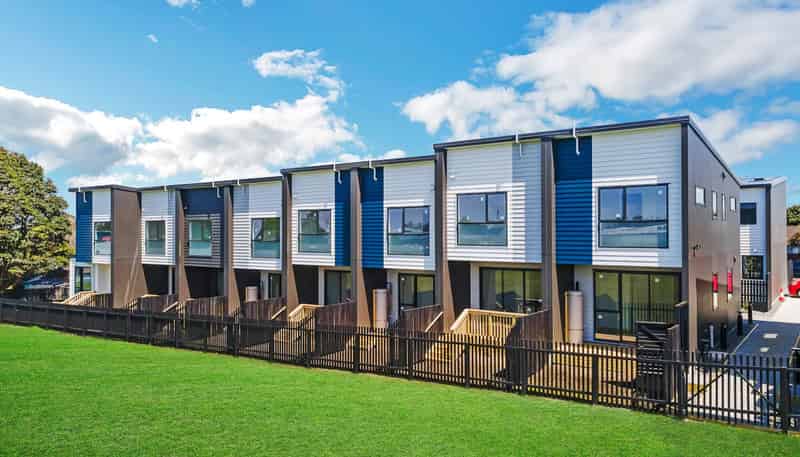 11,14,18/17 Barneys Farm Road, Clendon Park