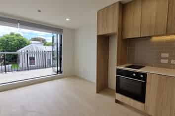 4B/124 Taylors Road, Mount Albert