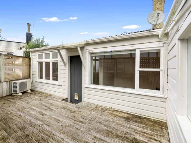 1/28 Ribble Street, Island Bay