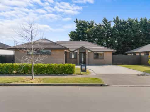 16 Barbara Joan Road, Hornby