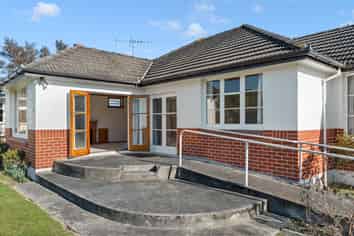 6 Grey Street, Martinborough