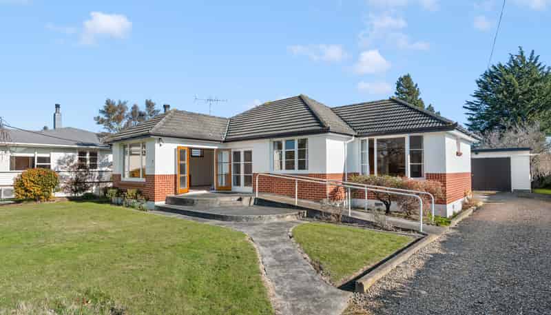 6 Grey Street, Martinborough