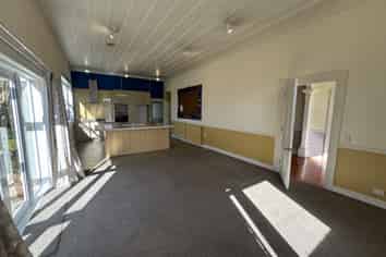 76  Sale Street , Hokitika