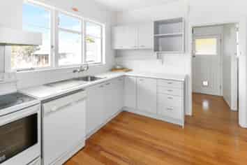 3 Olsen Avenue, Hillsborough