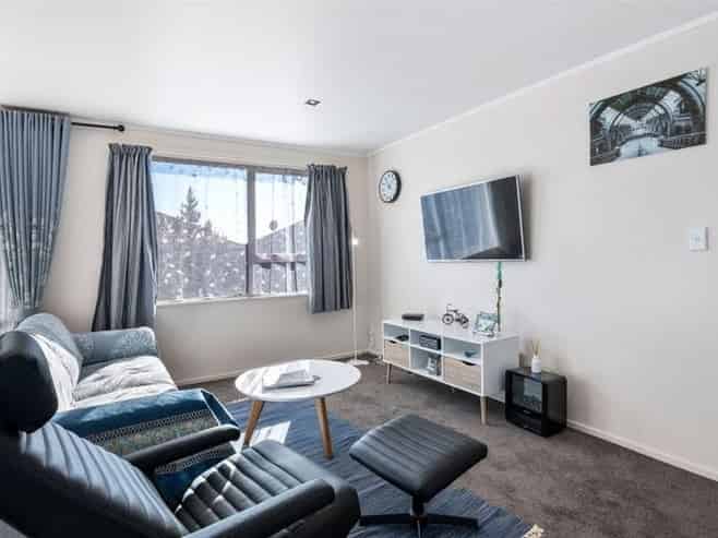203F Maxwell Road, Redwoodtown