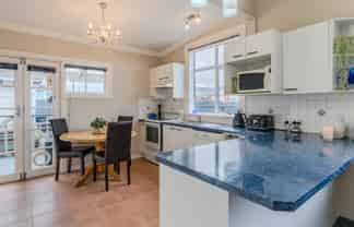 196 Oxford Street, SOUTH DUNEDIN