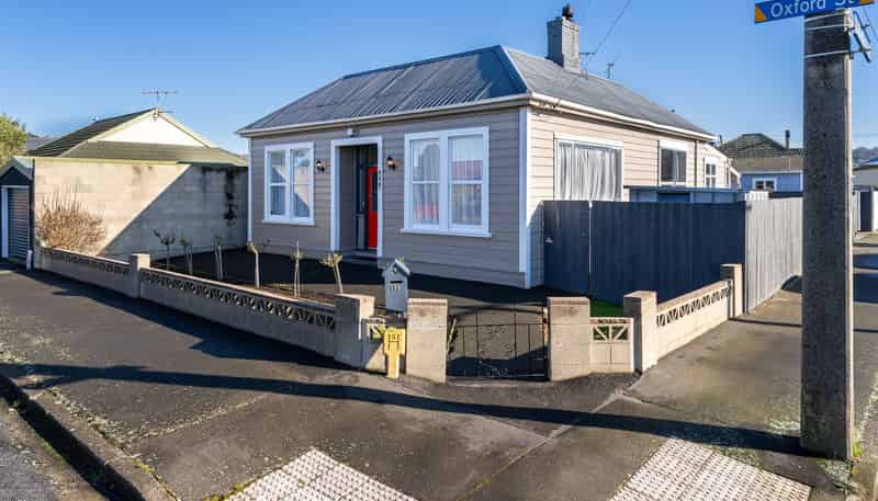 196 Oxford Street, SOUTH DUNEDIN