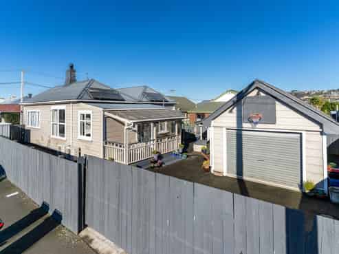 196 Oxford Street, SOUTH DUNEDIN
