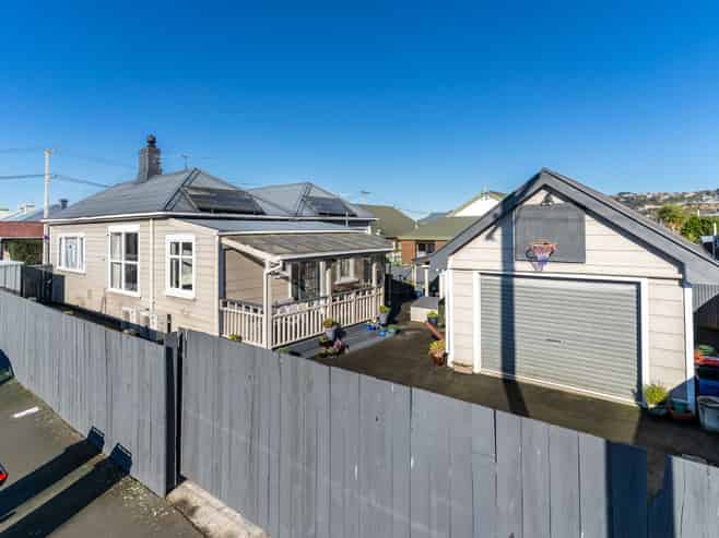 196 Oxford Street, SOUTH DUNEDIN