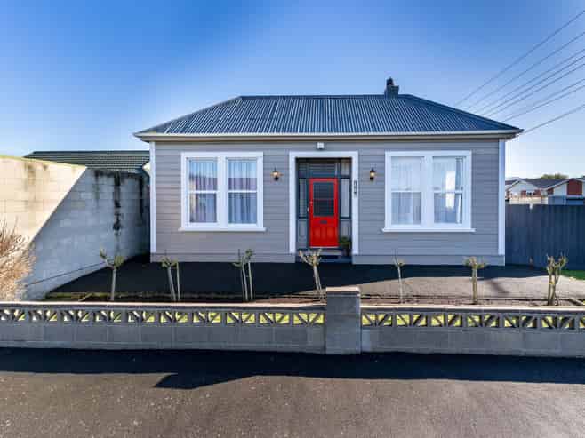 196 Oxford Street, SOUTH DUNEDIN