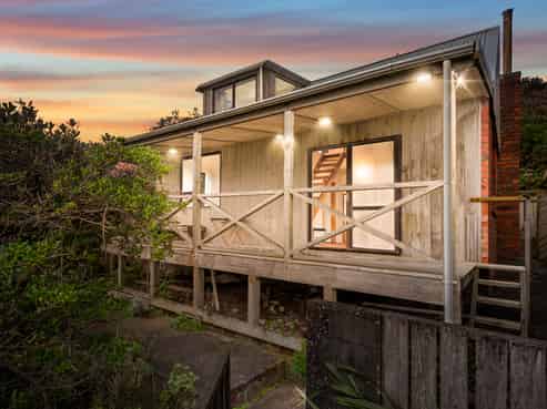 2B Happy Valley Road, Owhiro Bay