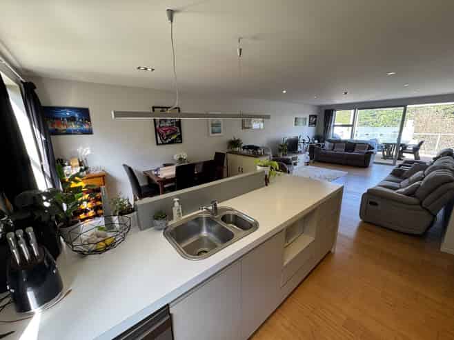 9 Saddleback Grove, Karori