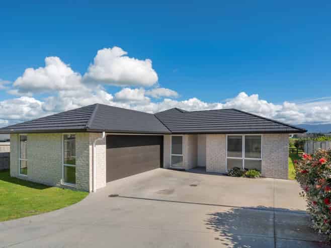 12 Anglers Way, Omokoroa