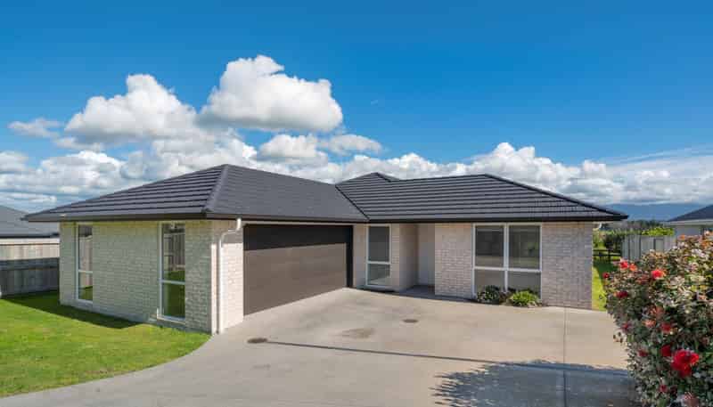 12 Anglers Way, Omokoroa