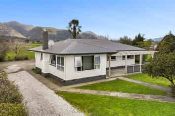 208 Abel Tasman Drive, Takaka