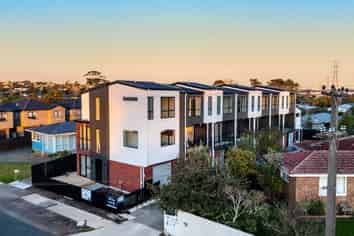 3/32 Tiraumea Drive, Pakuranga