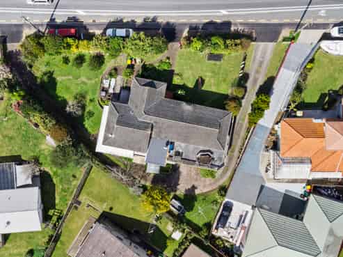 100 Tuhikaramea Road, Dinsdale