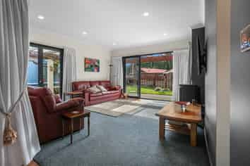 13 Edward Payton Grove, Pukehangi