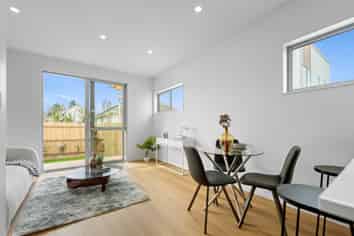 3/9 Coral Crescent, Panmure