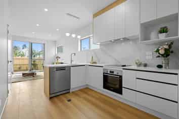 3/9 Coral Crescent, Panmure