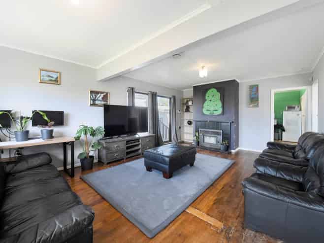 43 Beaumonts Way, Manurewa