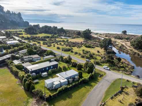 62 Beach Road, Purakaunui