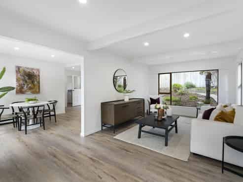 2/867 Beach Road, Torbay