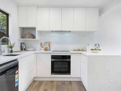 2/867 Beach Road, Torbay