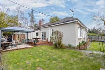 1689B Cust Road, Cust