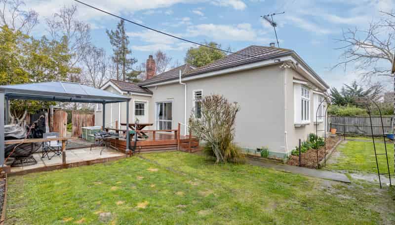 1689B Cust Road, Cust