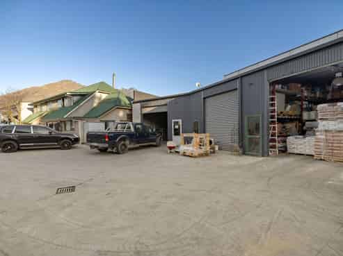 Freehold split-risk investment - Glenda Drive