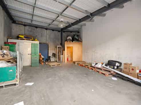 Freehold split-risk investment - Glenda Drive