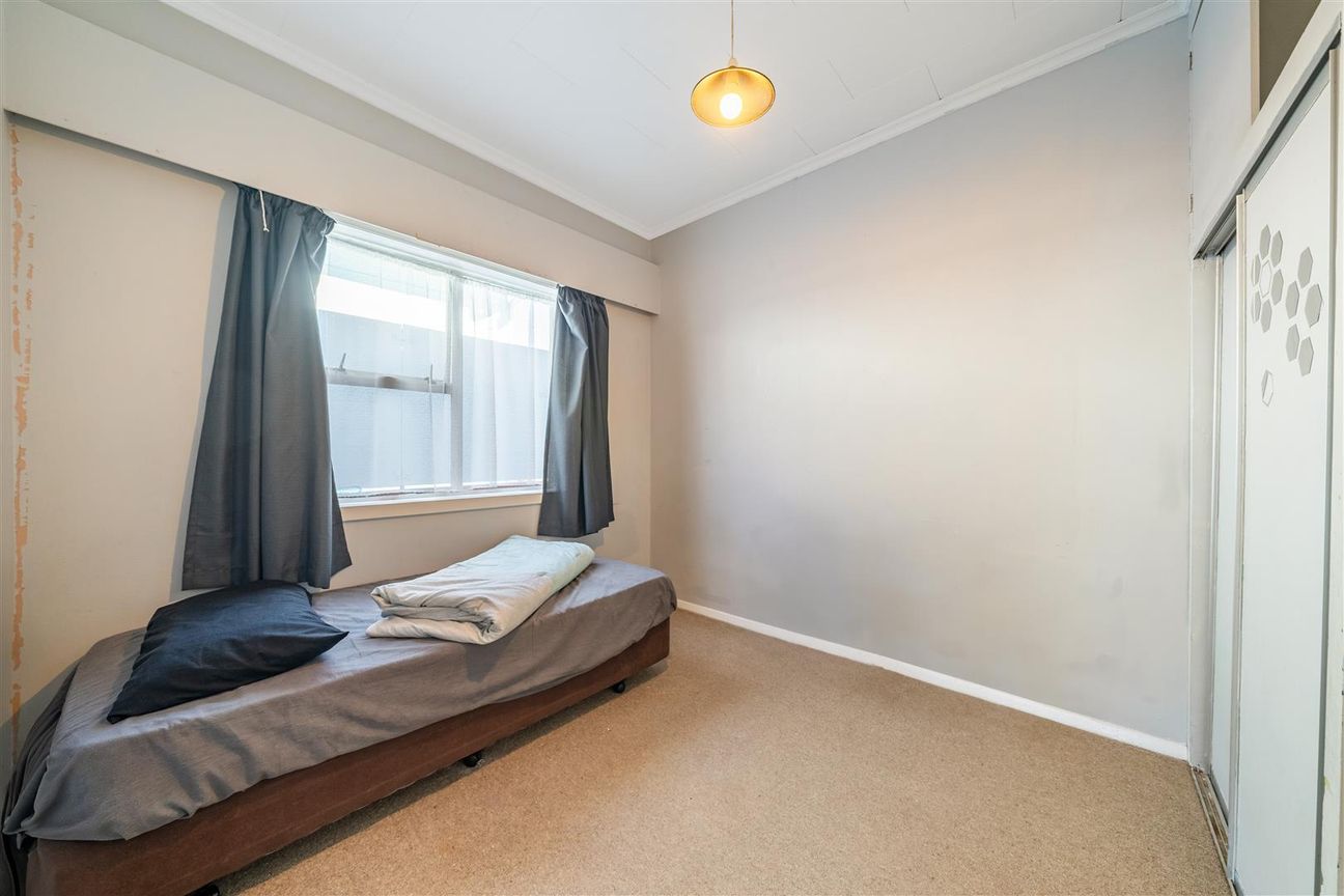 Elegant 1900 Character Home in Kilbirnie - Vista 4