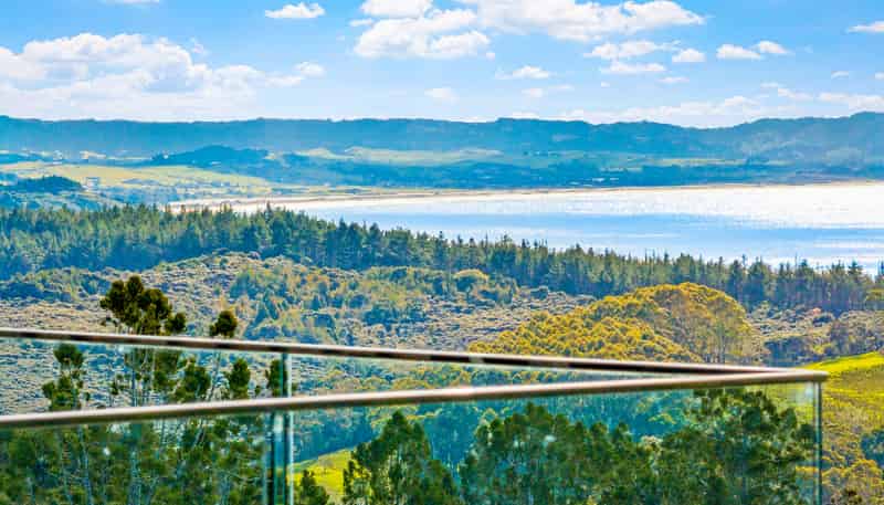 1570 Cove Road, Mangawhai