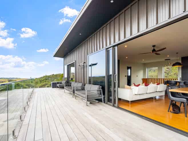 1570 Cove Road, Mangawhai