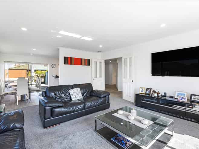 15 Kath Hopper Drive, Orewa