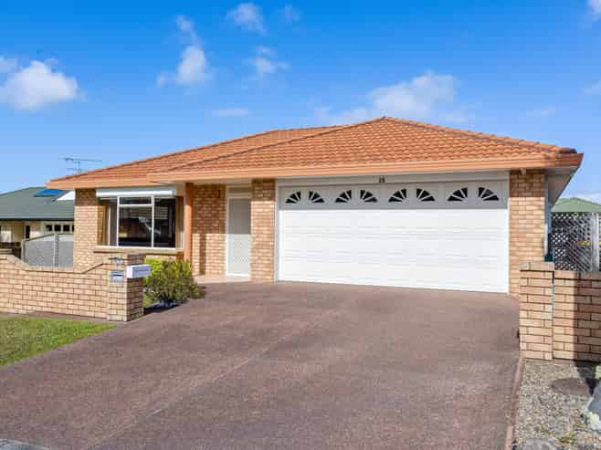 15 Kath Hopper Drive, Orewa