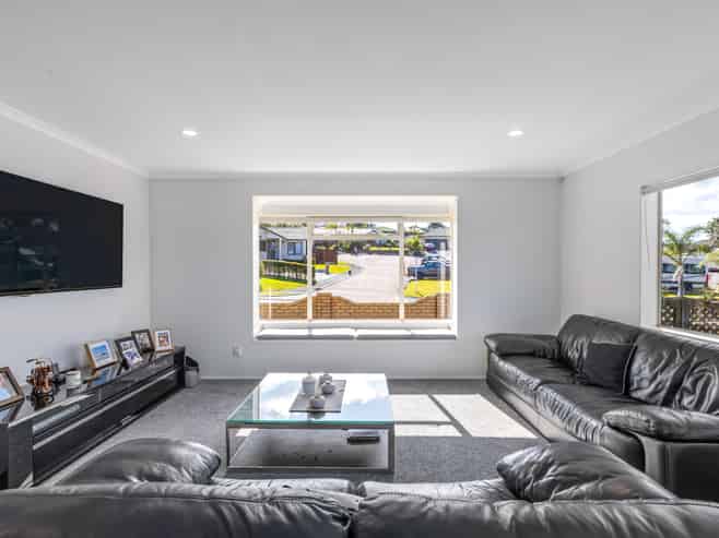 15 Kath Hopper Drive, Orewa