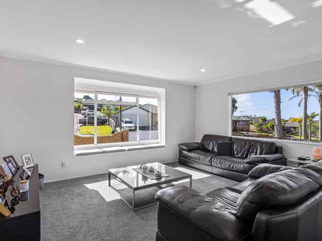 15 Kath Hopper Drive, Orewa