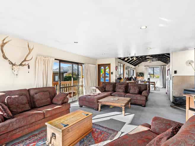 19 Parry Crescent, Lake Hawea